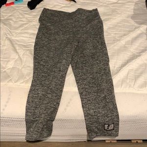 Grey Butt Scrunch Capri Leggings